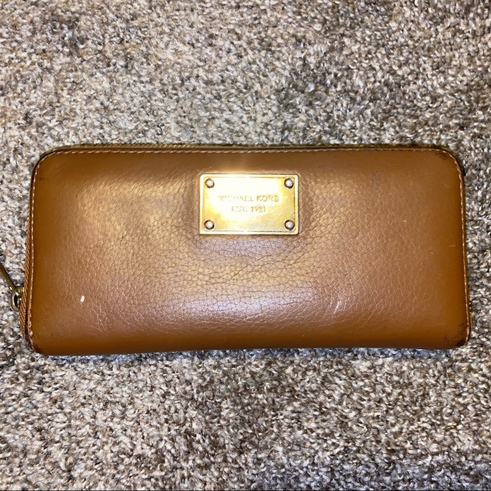 Michael Kors Wallet - Picture 1 of 6